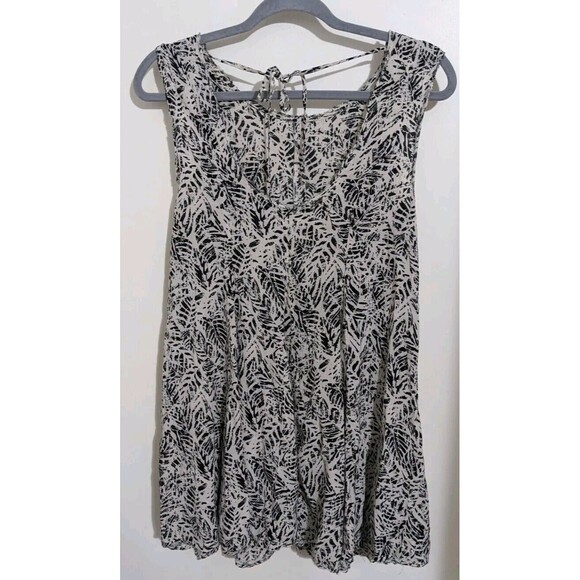 Ecote UO Women BLOUSE BLACK WHITE SIZE S Small SLEEVELESS PALM LEAVES PULLOVER - Picture 8 of 8